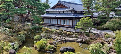  Der Yoshikien Garten: Eine Oase der Ruhe in Yokohama