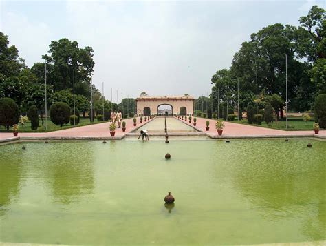 Der Shah Jahan-Garten! Eine Oase der Ruhe und Schönheit in Lahore